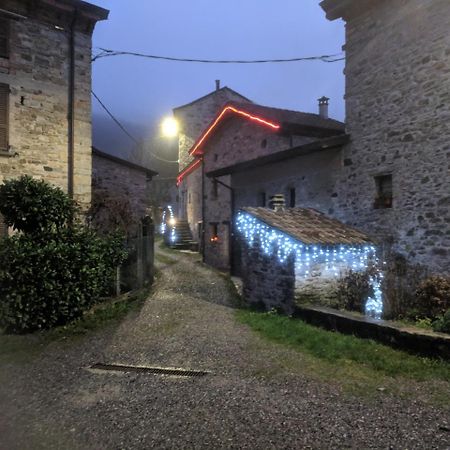Albergo Diffuso Casa Delle Favole Ferriere Exteriör bild