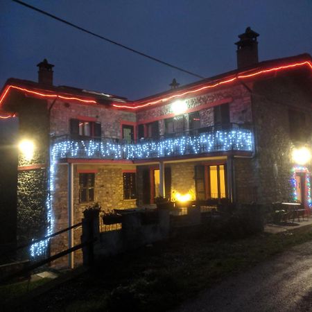 Albergo Diffuso Casa Delle Favole Ferriere Exteriör bild