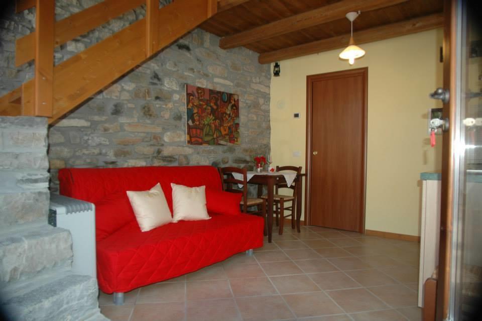 Albergo Diffuso Casa Delle Favole Ferriere Exteriör bild