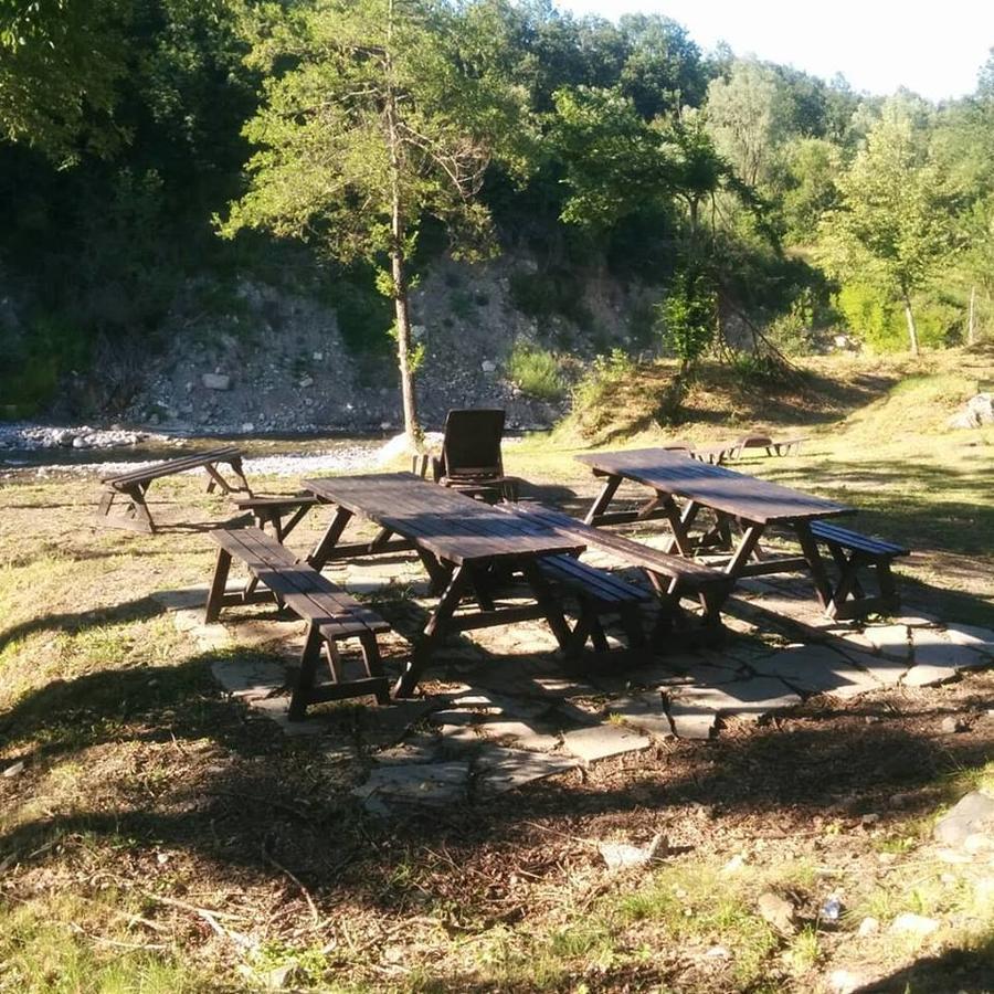 Albergo Diffuso Casa Delle Favole Ferriere Exteriör bild